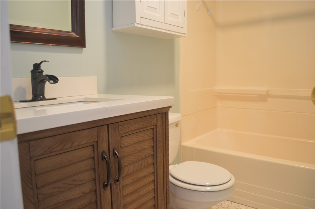 31 Devereux Avenue, Unit 305 Providence, RI 02909 - Photo 9 of 12