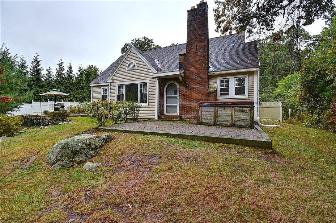 107 Post Road Westerly, RI 02891 - Photo 1 of 39