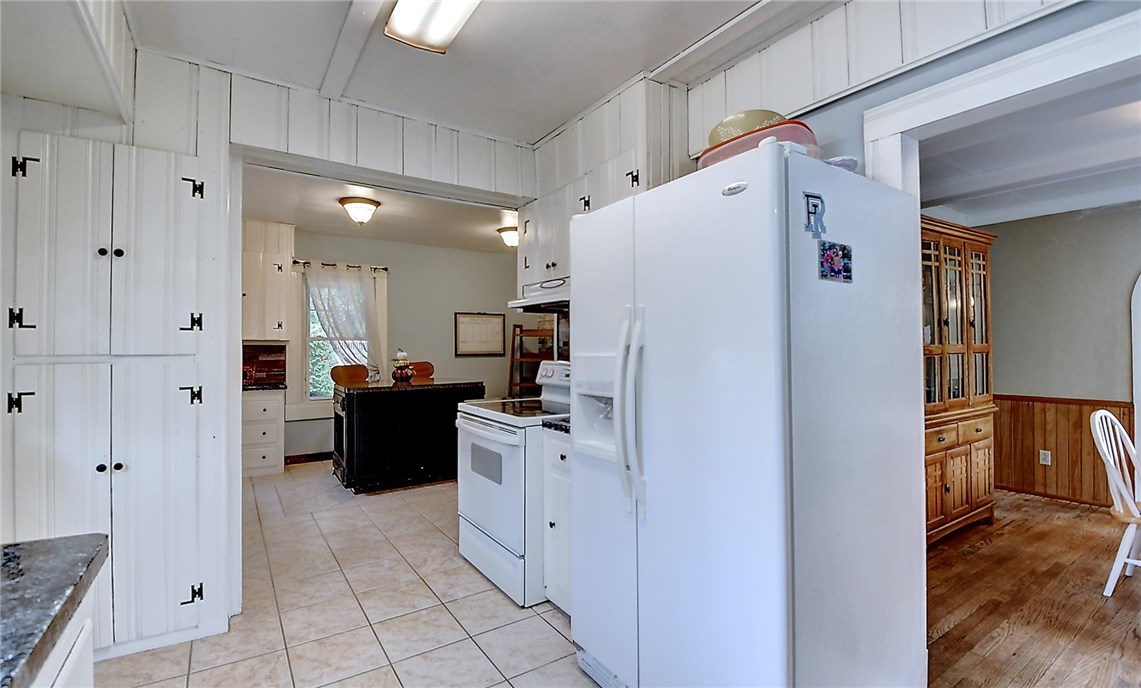 107 Post Road Westerly, RI 02891 - Photo 19 of 39
