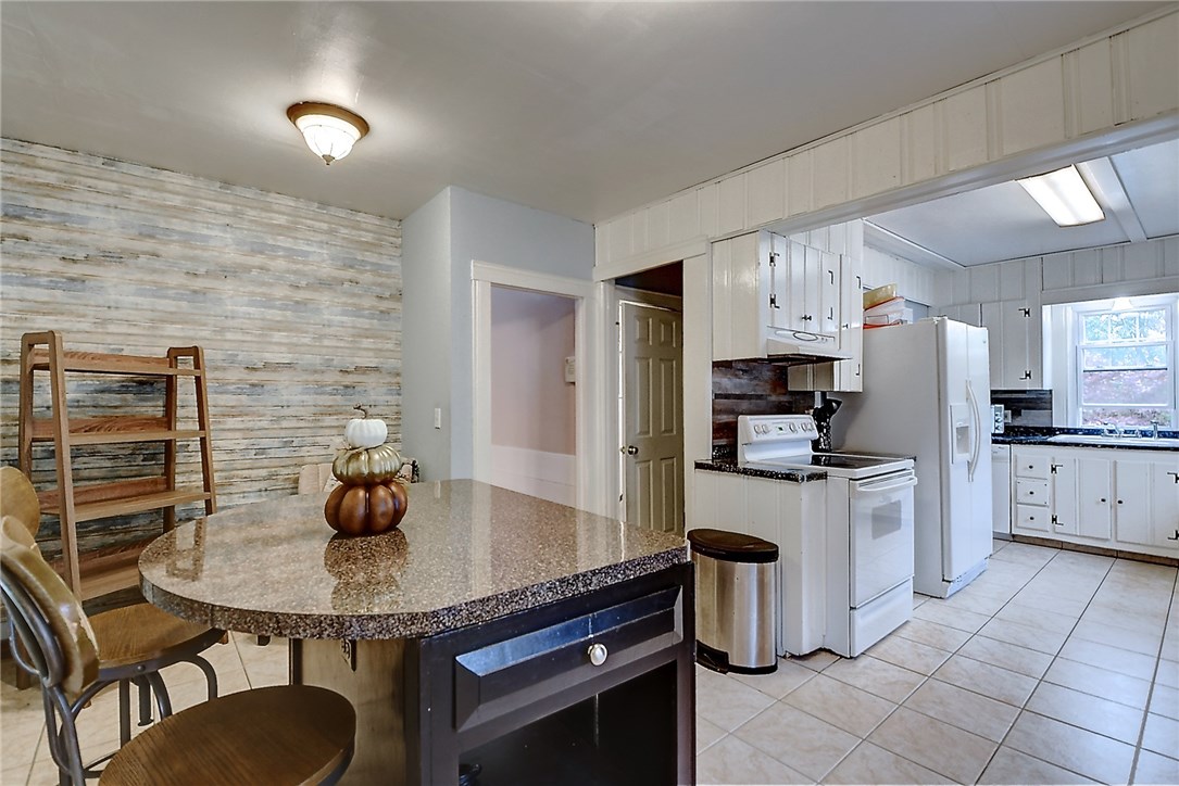 107 Post Road Westerly, RI 02891 - Photo 22 of 39