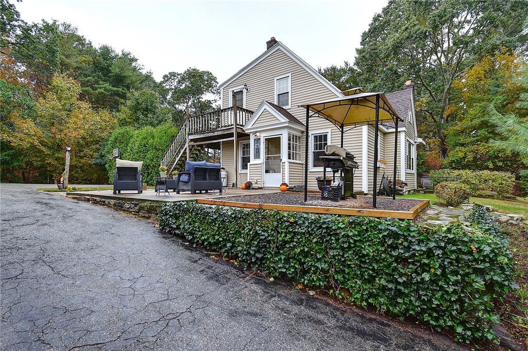 107 Post Road Westerly, RI 02891 - Photo 3 of 39