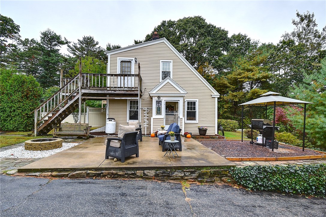 107 Post Road Westerly, RI 02891 - Photo 5 of 39