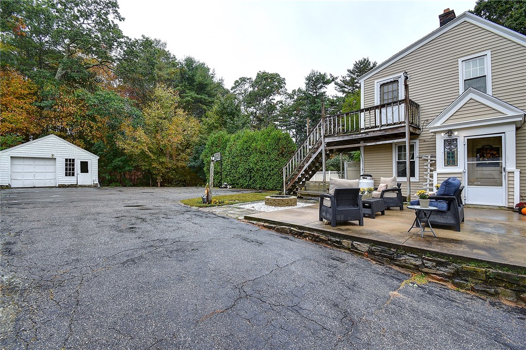 107 Post Road Westerly, RI 02891 - Photo 6 of 39