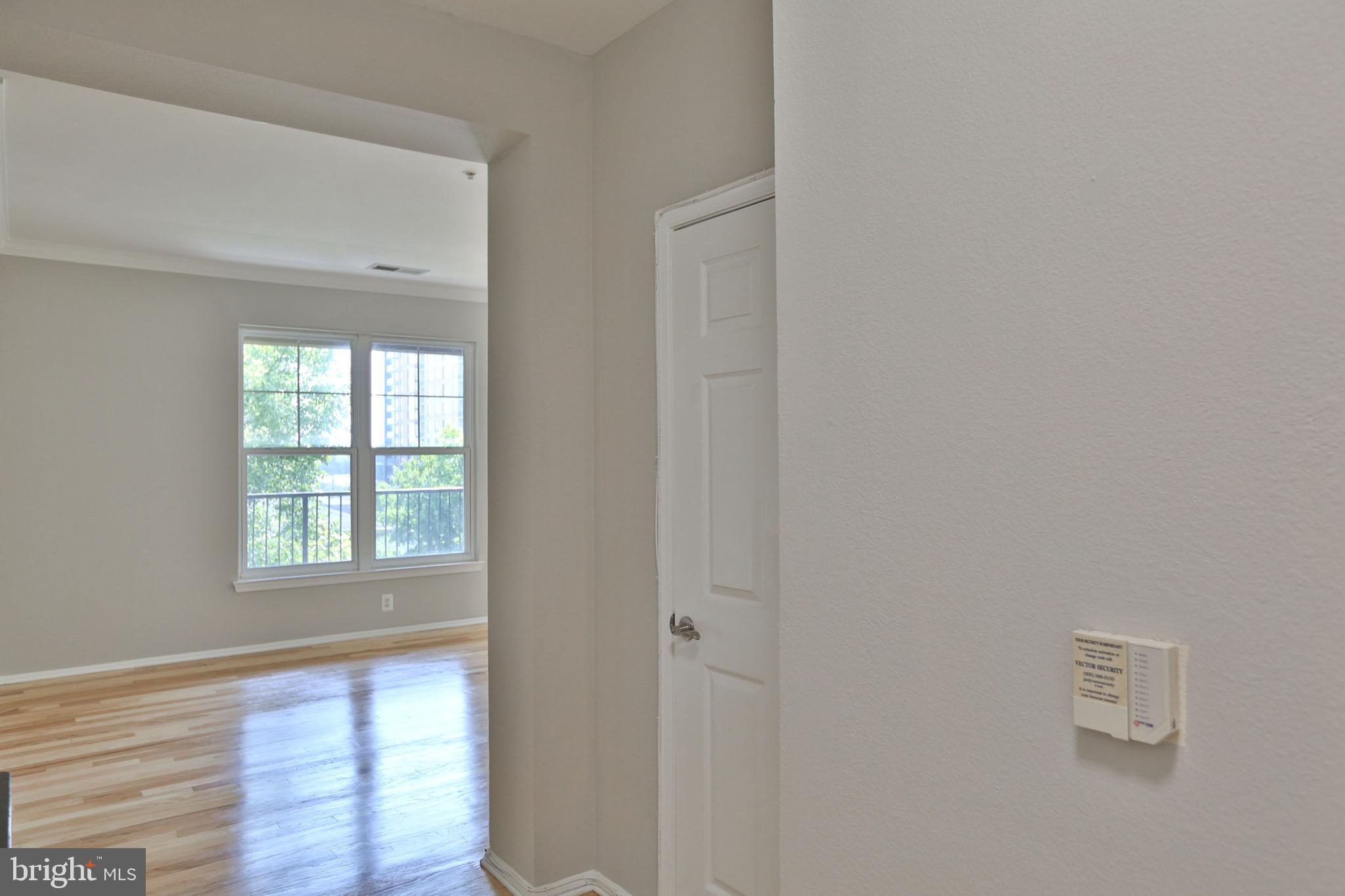 11800 Old Georgetown Road, Unit 1527 North Bethesda, MD 20852 - Photo 14 of 33