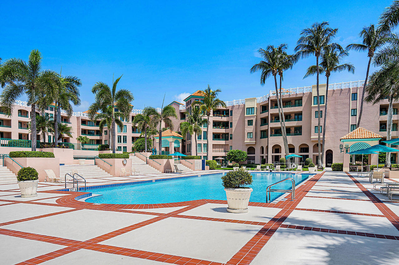 100 Southeast 5th Avenue, Unit PH14 Boca Raton, FL 33432 - Photo 28 of 49 a view of multiple houses with palm trees