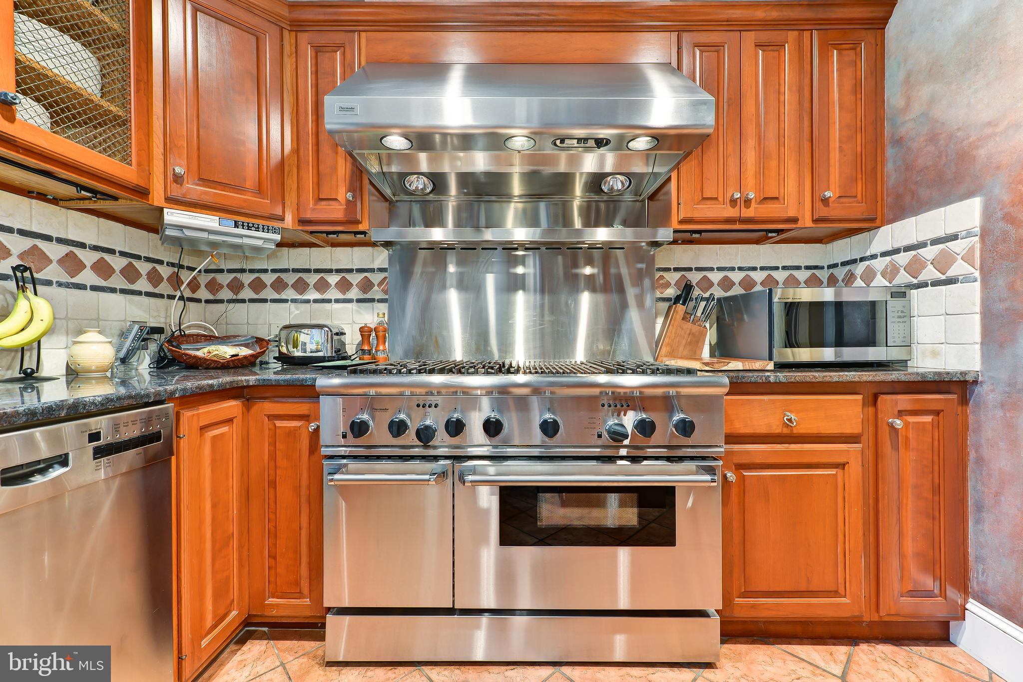 517 Princess Street Alexandria, VA 22314 - Photo 4 of 33