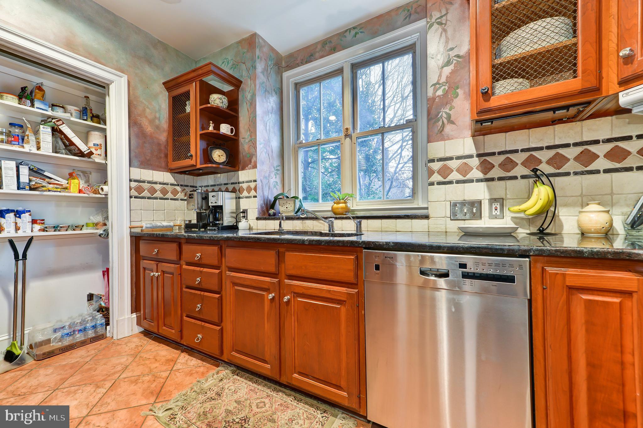 517 Princess Street Alexandria, VA 22314 - Photo 5 of 33
