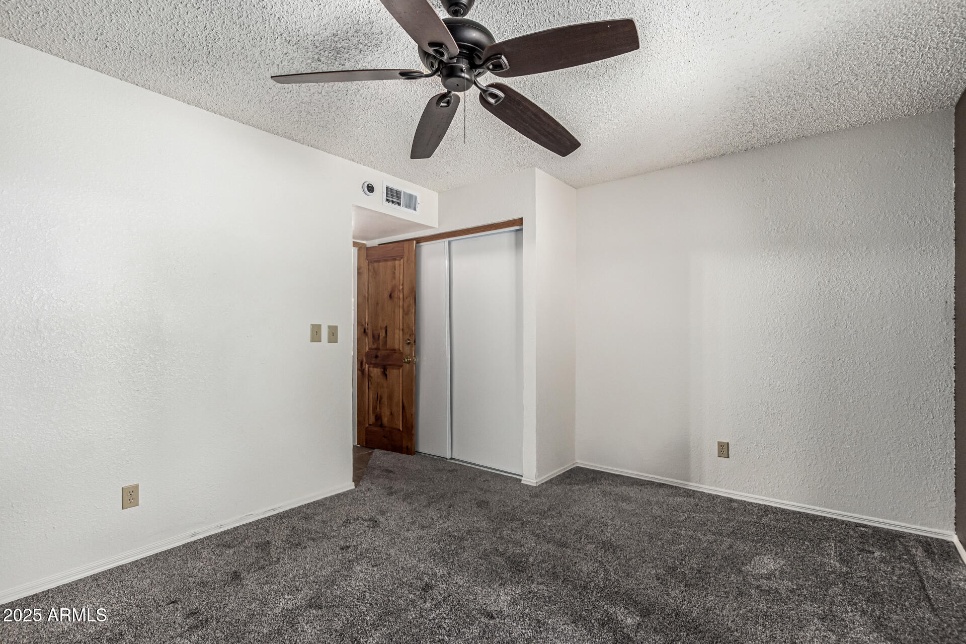 1110 East Utopia Road Phoenix, AZ 85024 - Photo 2 of 34 21 Utopia