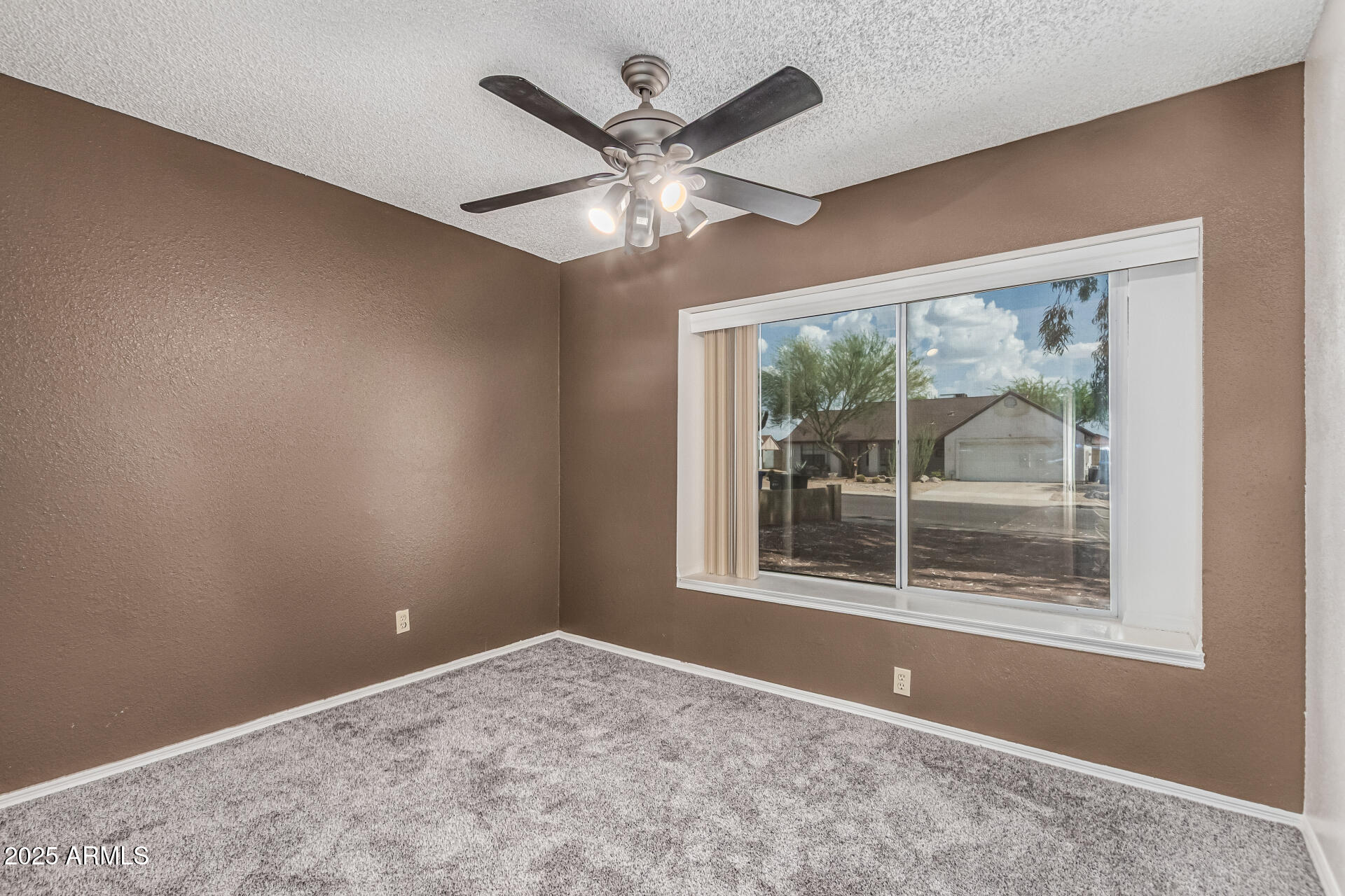 1110 East Utopia Road Phoenix, AZ 85024 - Photo 5 of 34 24 Utopia