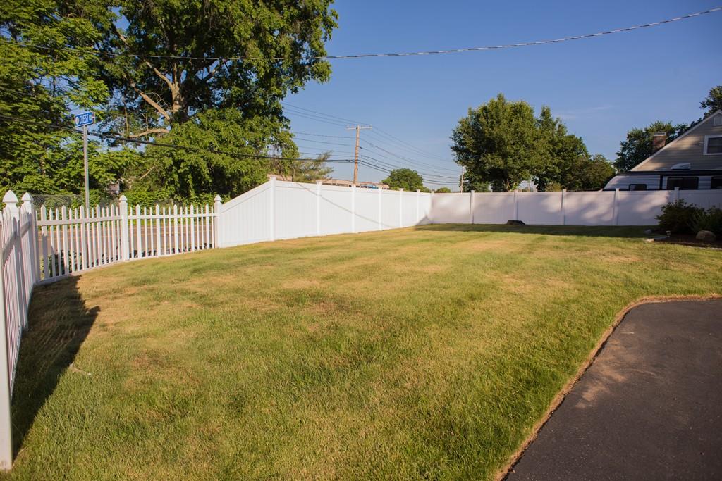 53 Crest Road Framingham, MA 01702 - Photo 31 of 41 Gallery Image 31
