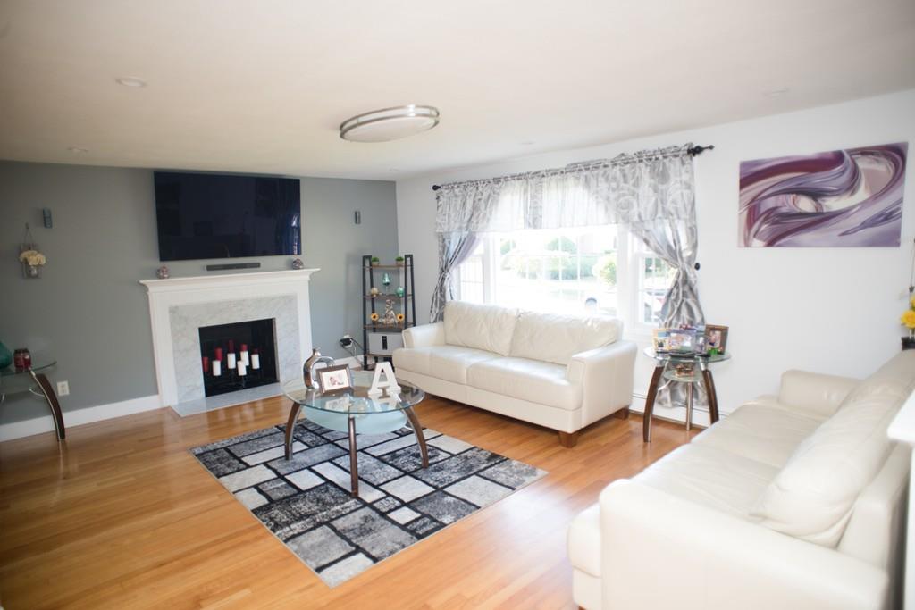 53 Crest Road Framingham, MA 01702 - Photo 7 of 41 Gallery Image 7