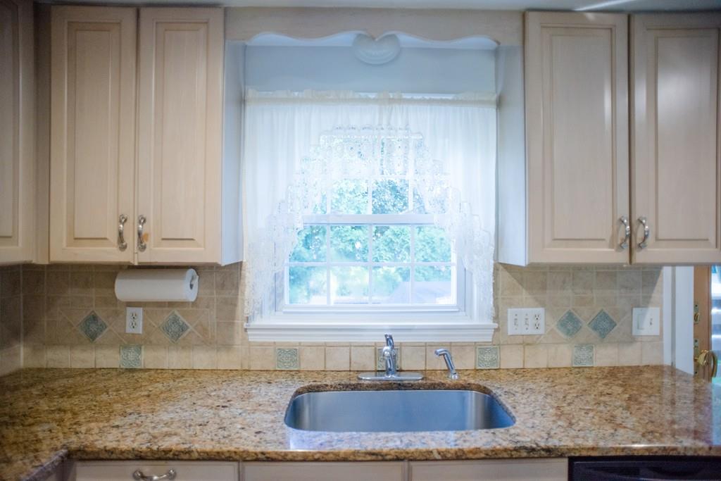 53 Crest Road Framingham, MA 01702 - Photo 8 of 41 Gallery Image 8