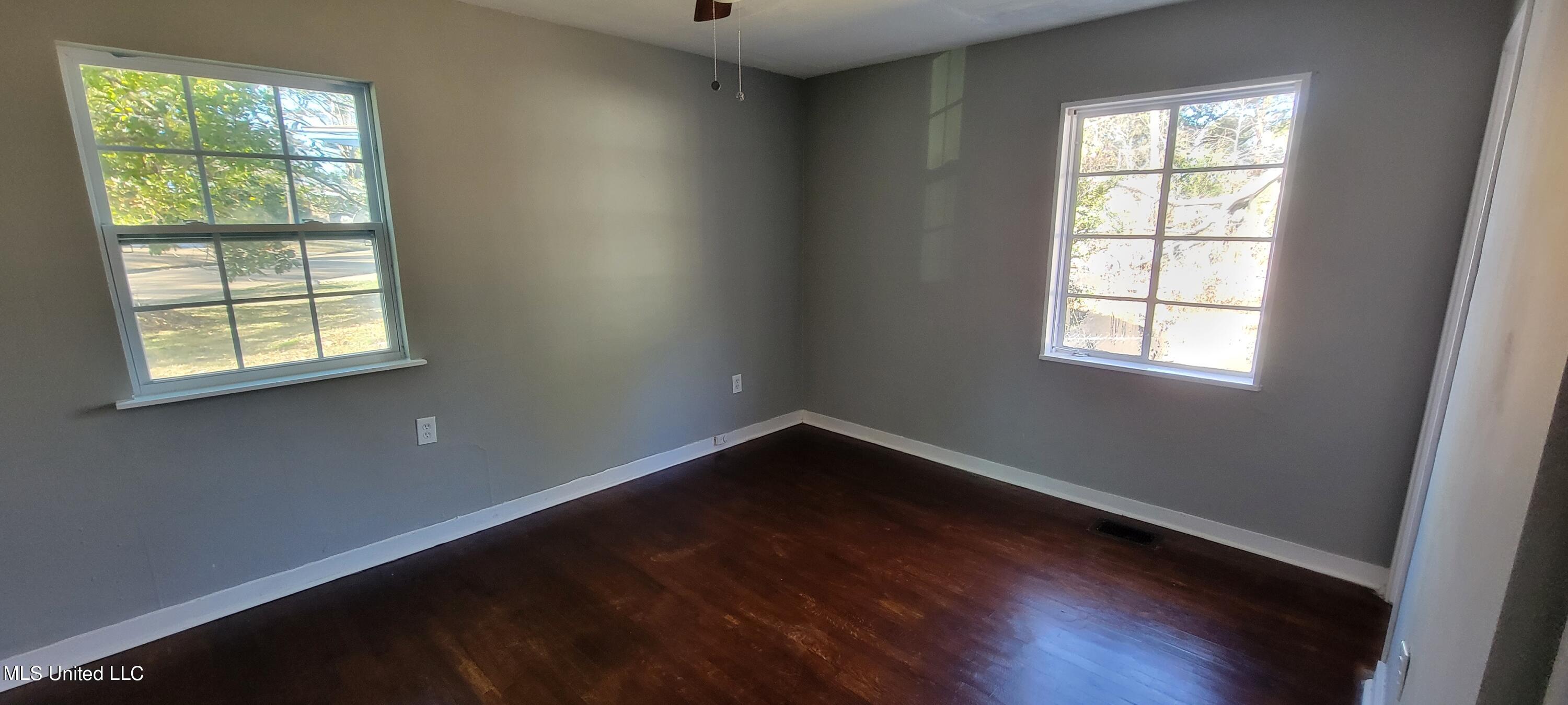 706 Beaverbrook Drive Jackson, MS 39206 - Photo 4 of 11 20240117_101030