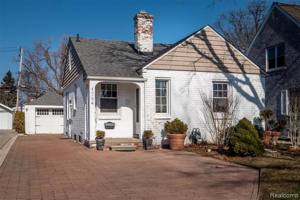 1784 Hampton Road Grosse Pointe Woods, MI 48236 - Photo 1 of 33
