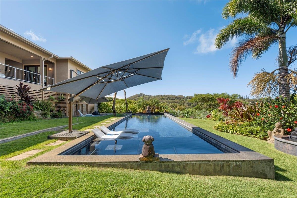 10 Leleaka Place Haiku, HI 96708 - Photo 3 of 49 a view of a park with a park