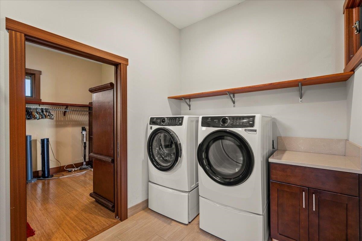 10 Leleaka Place Haiku, HI 96708 - Photo 42 of 49 a utility room with sink dryer and washer