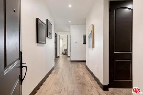 $1,395,000 | 10523 Ashton Avenue, Unit 101, Los Angeles, CA 90024