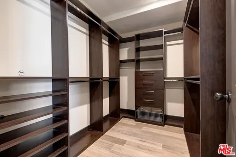 $1,395,000 | 10523 Ashton Avenue, Unit 101, Los Angeles, CA 90024