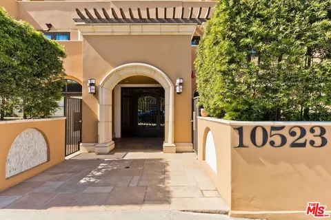 $1,395,000 | 10523 Ashton Avenue, Unit 101, Los Angeles, CA 90024