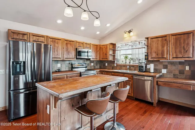 $400,000 | 25 Neosha Trail, Pinedale, WY 82941