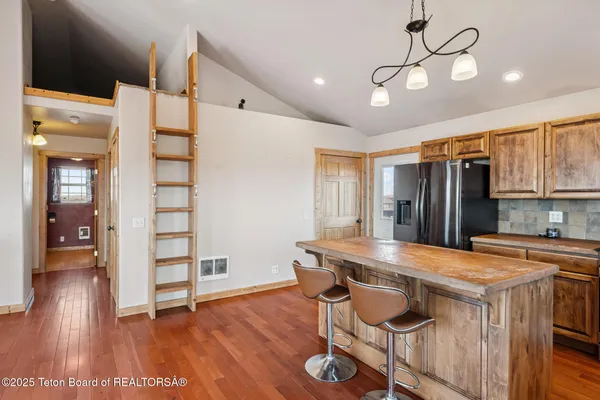 $400,000 | 25 Neosha Trail, Pinedale, WY 82941