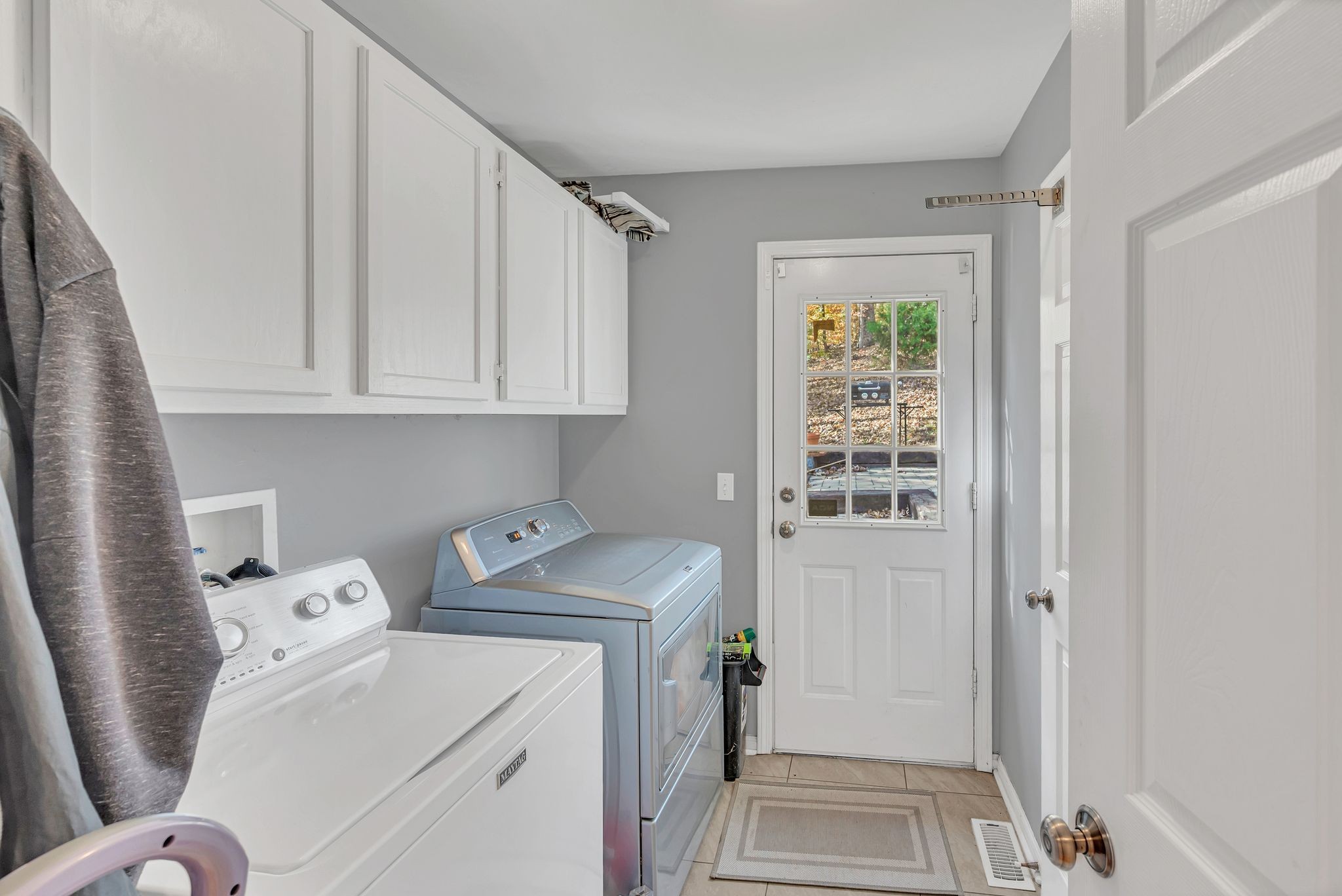 8242 River Rd Pike Nashville, TN 37209 - Photo 15 of 35 a utility room with dryer and washer