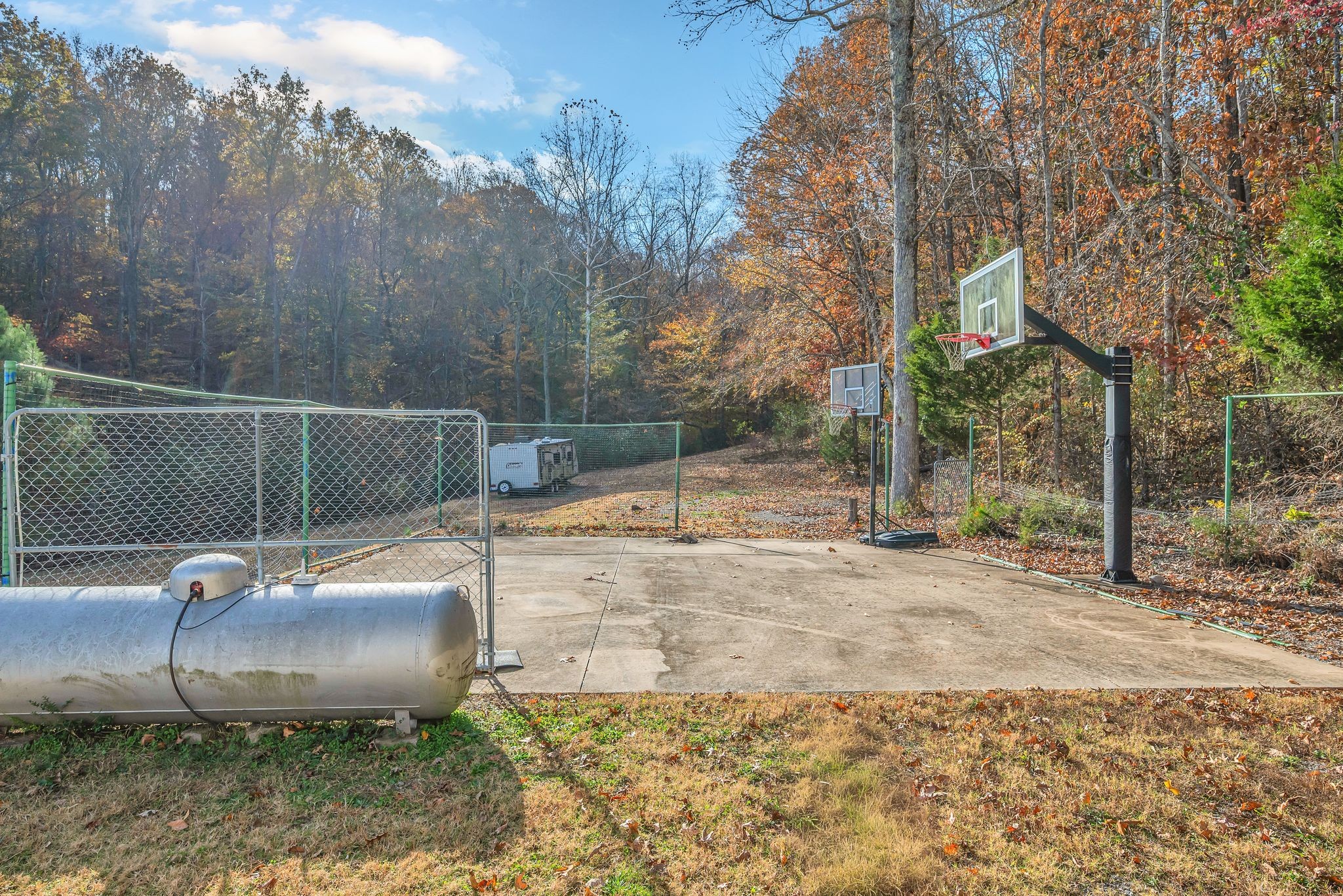 8242 River Rd Pike Nashville, TN 37209 - Photo 34 of 35 a view of a backyard