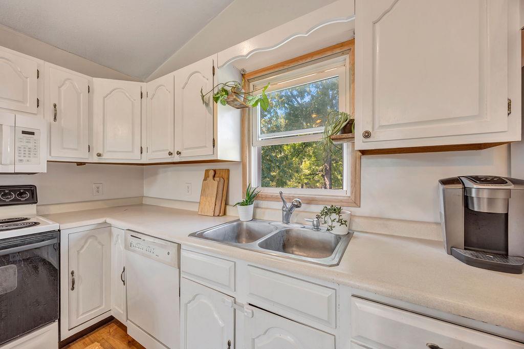 24713 Van Wedding Road Sunman, IN 47041 - Photo 4 of 21