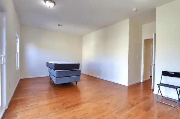 $3,600 | 52 Paterson Street, Unit 2, Jersey City, NJ 07307