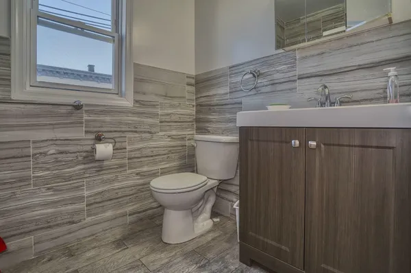 $3,600 | 52 Paterson Street, Unit 2, Jersey City, NJ 07307