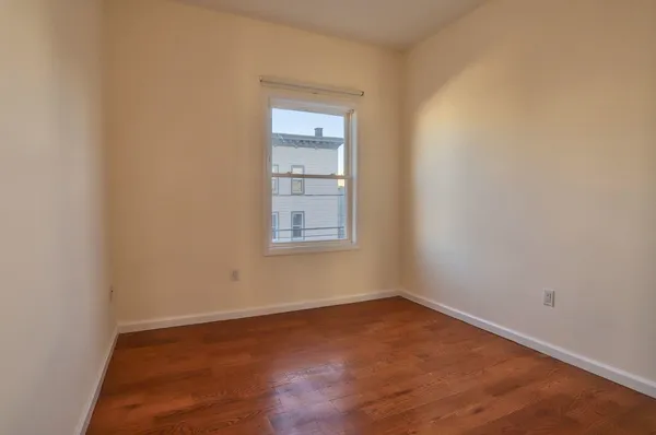 $3,600 | 52 Paterson Street, Unit 2, Jersey City, NJ 07307