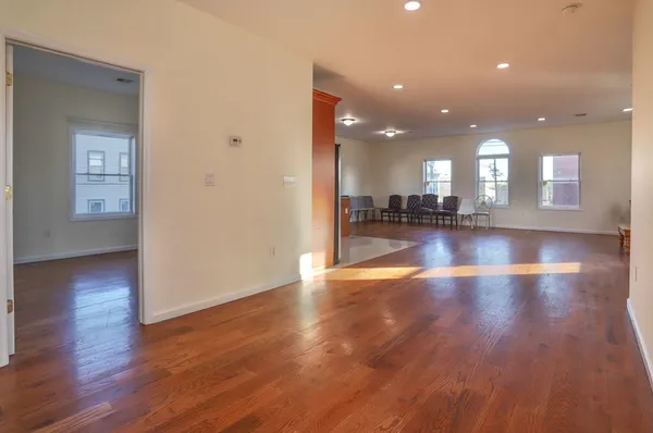 $3,600 | 52 Paterson Street, Unit 2, Jersey City, NJ 07307