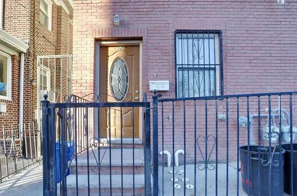 $3,600 | 52 Paterson Street, Unit 2, Jersey City, NJ 07307