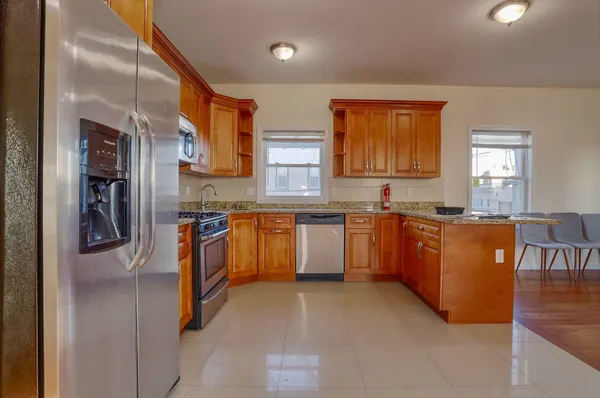 $3,600 | 52 Paterson Street, Unit 2, Jersey City, NJ 07307