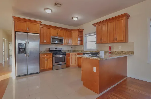 $3,600 | 52 Paterson Street, Unit 2, Jersey City, NJ 07307