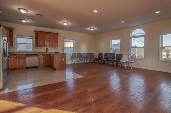 $3,600 | 52 Paterson Street, Unit 2, Jersey City, NJ 07307