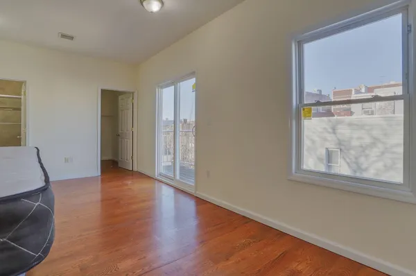 $3,600 | 52 Paterson Street, Unit 2, Jersey City, NJ 07307