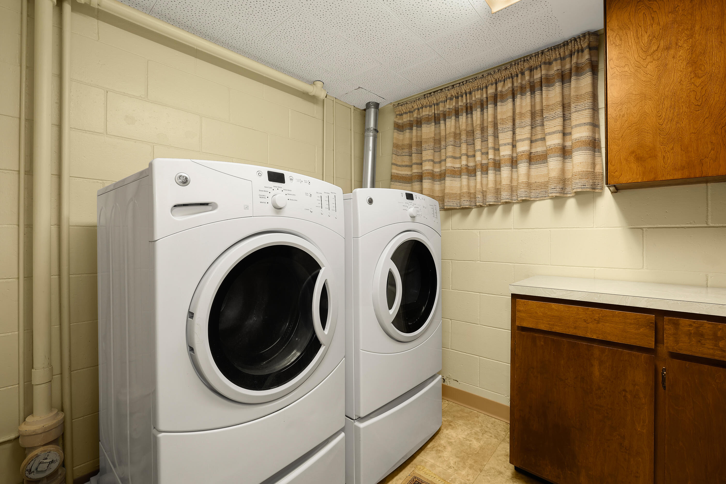 N1253 Bloomer Mill Road Shelby, WI 54601 - Photo 25 of 52 Laundry