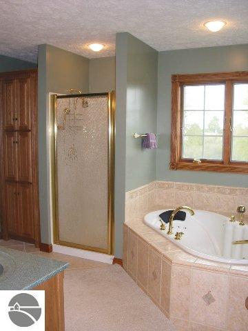 5296 Lautner Road Williamsburg, MI 49690 - Photo 4 of 9 1656100-3.JPG