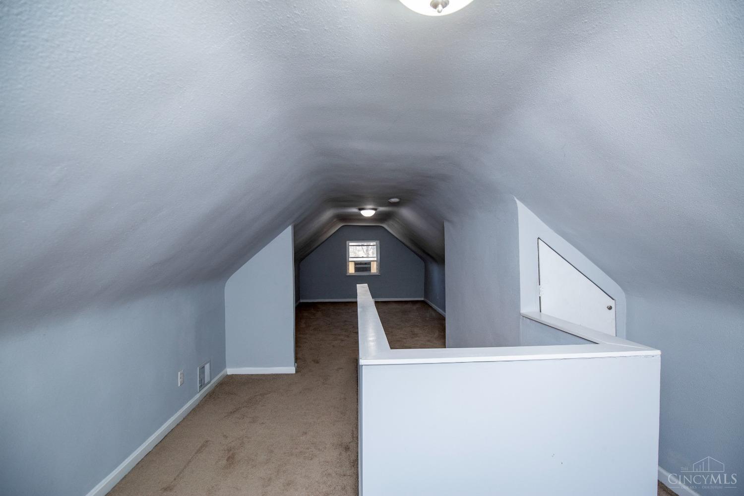 5119 Camargo Road Cincinnati, OH 45227 - Photo 24 of 34 Gallery Image 24