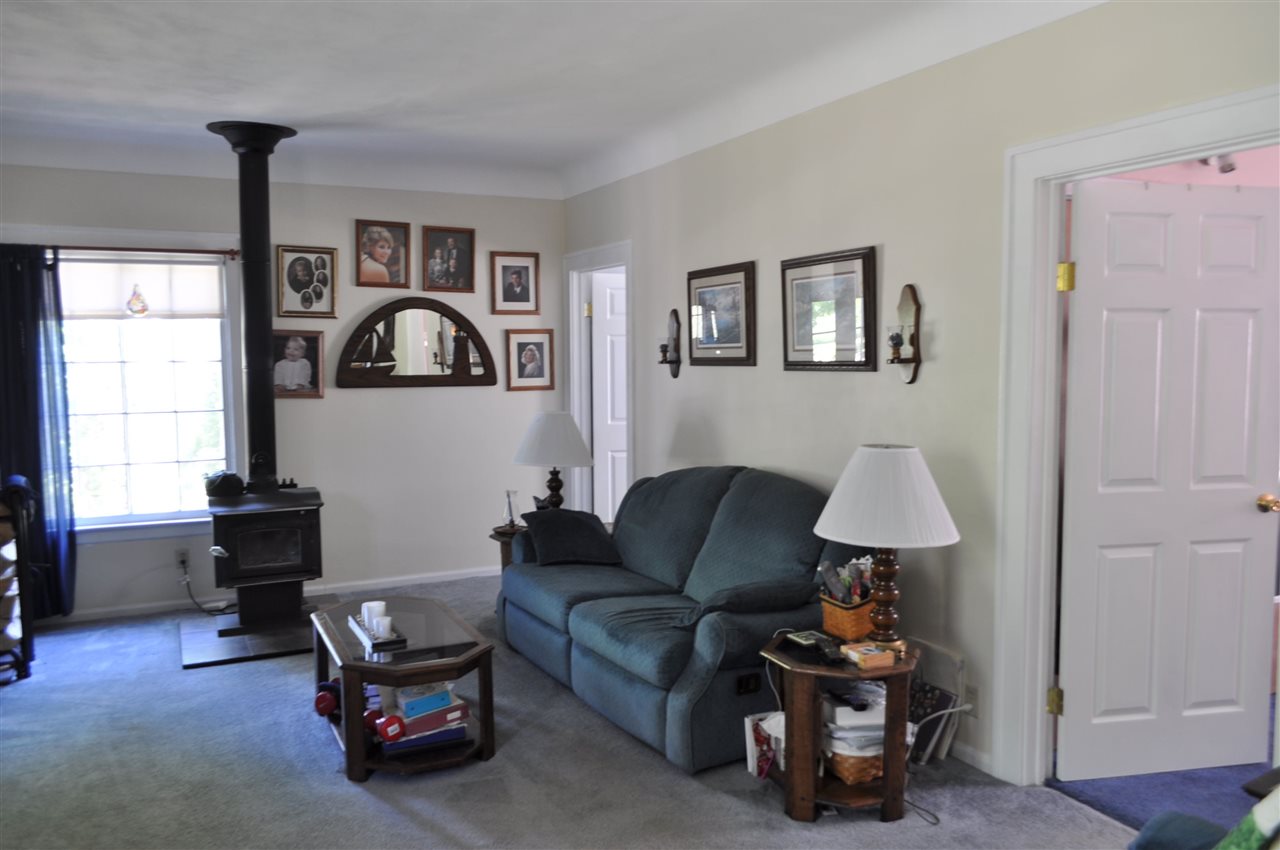 110 East Hibbard Road Owosso, MI 48867 - Photo 9 of 19 31244145-8.JPG