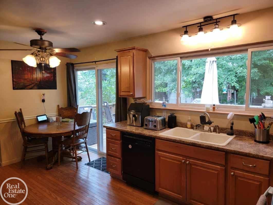 50818 Sass Road New Baltimore, MI 48047 - Photo 16 of 22 50115179-15.JPG