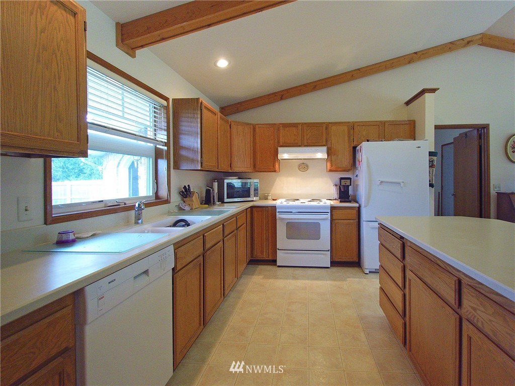 568 East Runnion Road Sequim, WA 98382 - Photo 4 of 25