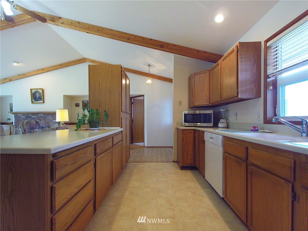 568 East Runnion Road Sequim, WA 98382 - Photo 5 of 25