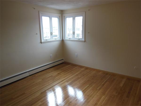 17 Oakcrest Road Lynn, MA 01904 - Photo 12 of 25 Gallery Image 12