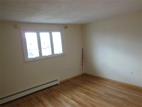 17 Oakcrest Road Lynn, MA 01904 - Photo 8 of 25 Gallery Image 8