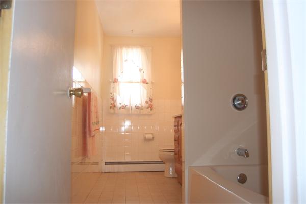 17 Oakcrest Road Lynn, MA 01904 - Photo 9 of 25 Gallery Image 9