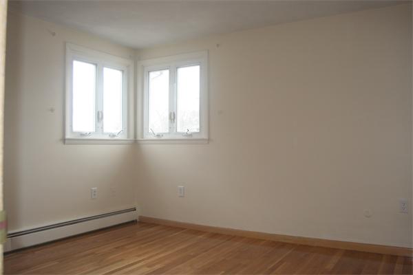 17 Oakcrest Road Lynn, MA 01904 - Photo 10 of 25 Gallery Image 10