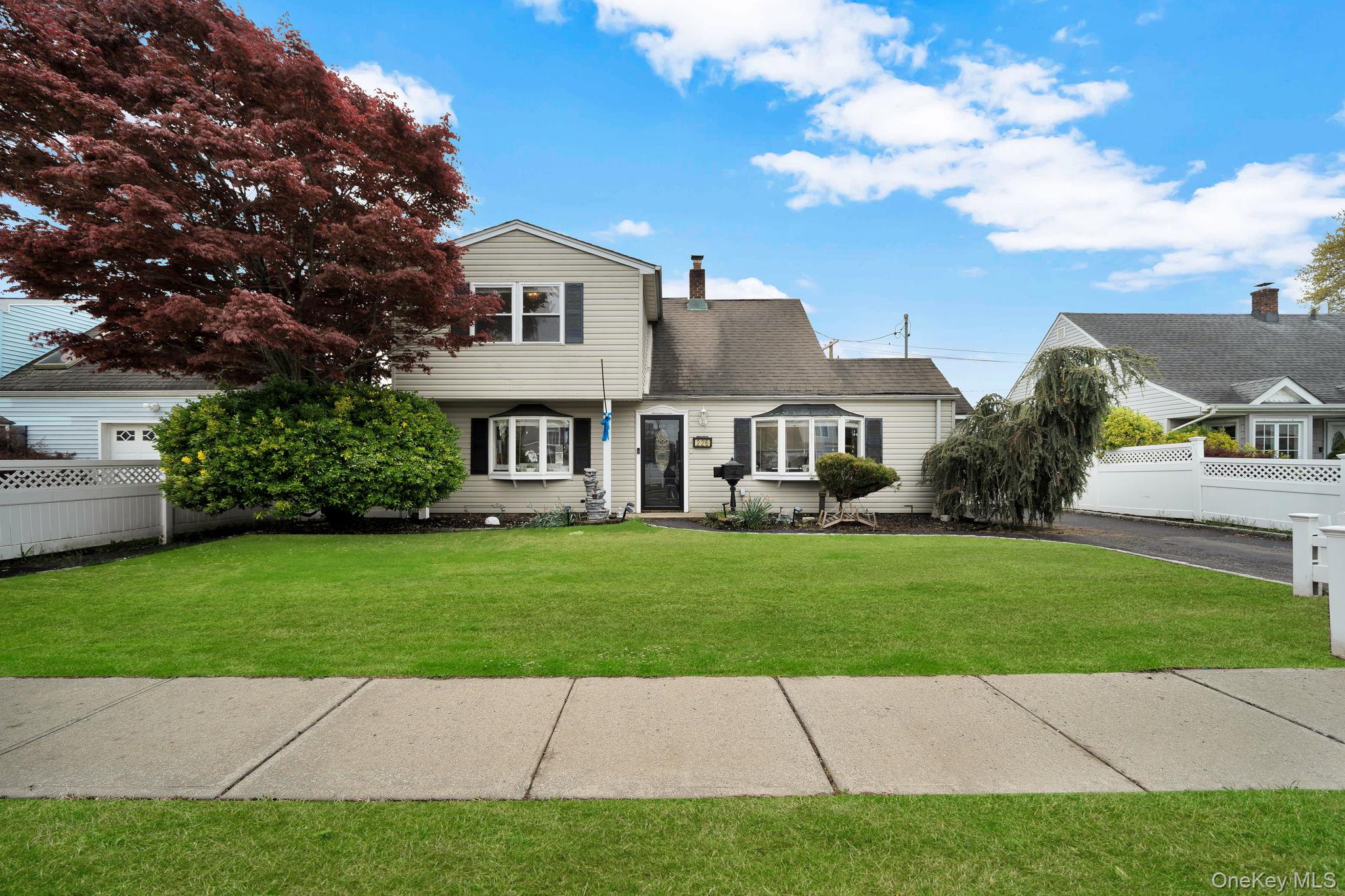 226 Old Farm Road Levittown, NY 11756 - Photo 1 of 35