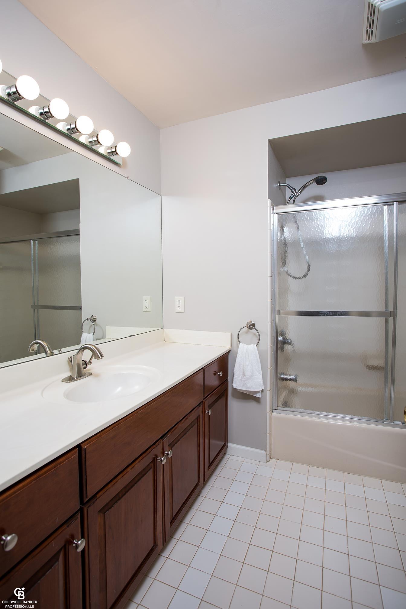 9156 Division Road Columbus, MI 48063 - Photo 42 of 61 Gallery Image 42